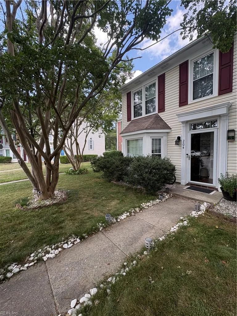 204 Arabian CIR, YORKTOWN VA 23693 - Photo 3