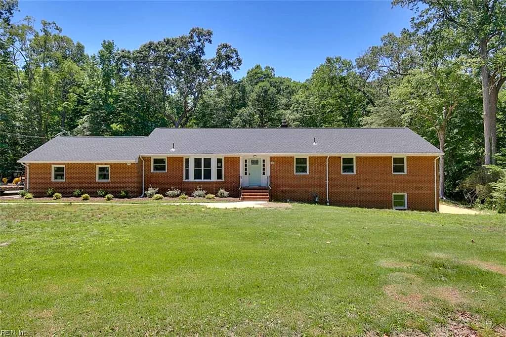 110 Artillery RD, YORKTOWN VA 23692 - Photo 3