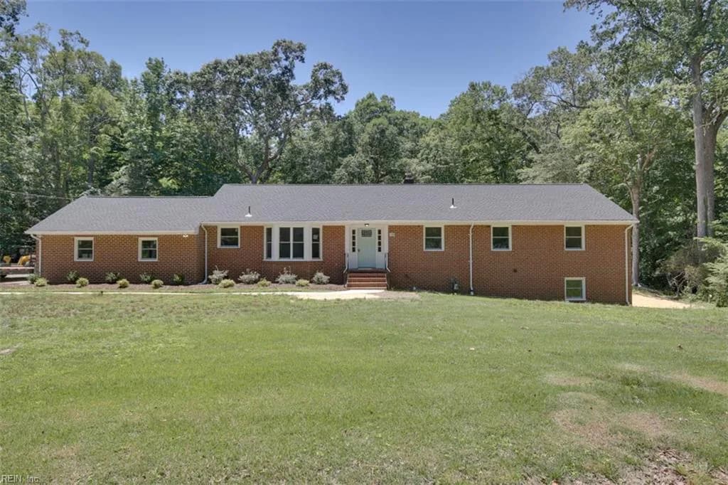 110 Artillery RD, YORKTOWN VA 23692 - Photo 3