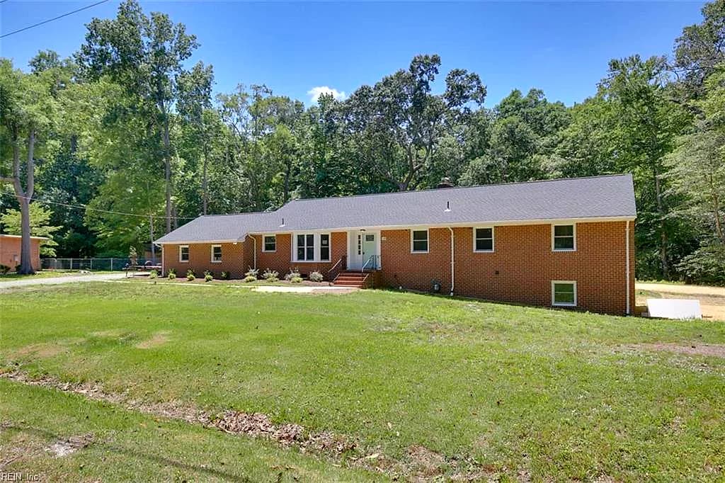 110 Artillery RD, YORKTOWN VA 23692 - Photo 4