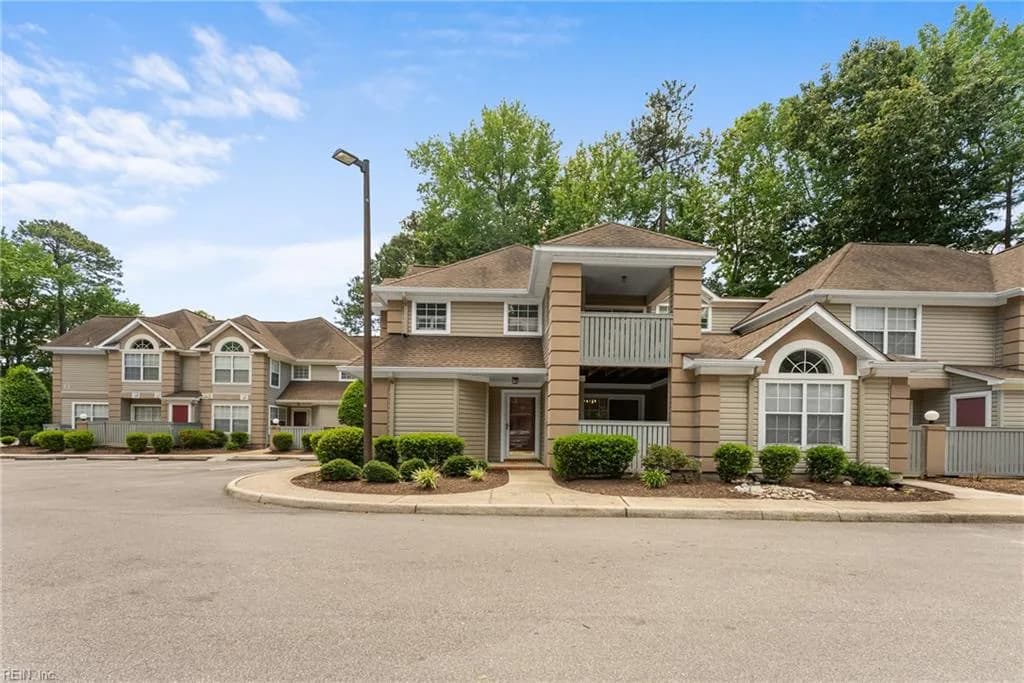 315 Gainsborough SQ, CHESAPEAKE VA 23320 - Main photo