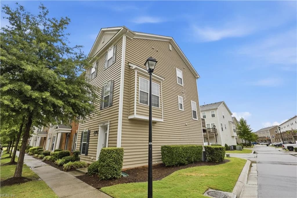 240 Breccia LN, VIRGINIABEACH VA 23462 - Photo 3