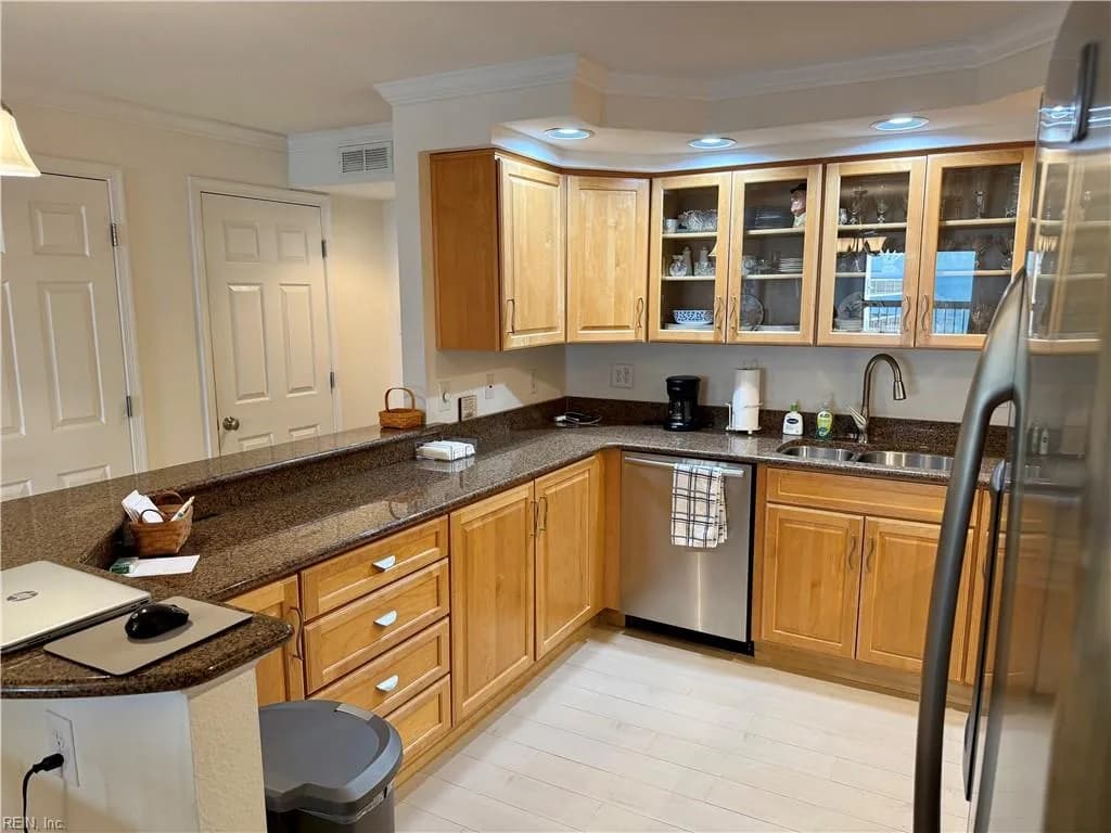 2830 Shore DR #706, VIRGINIABEACH VA 23451 - Photo 4