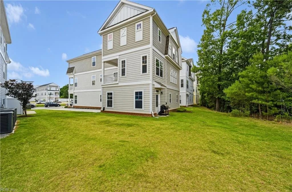 106 Genoa CT, YORKTOWN VA 23693 - Photo 5