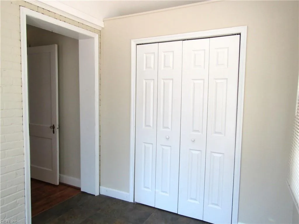 111 S Ridgeley RD, NORFOLK VA 23505 - Photo 5