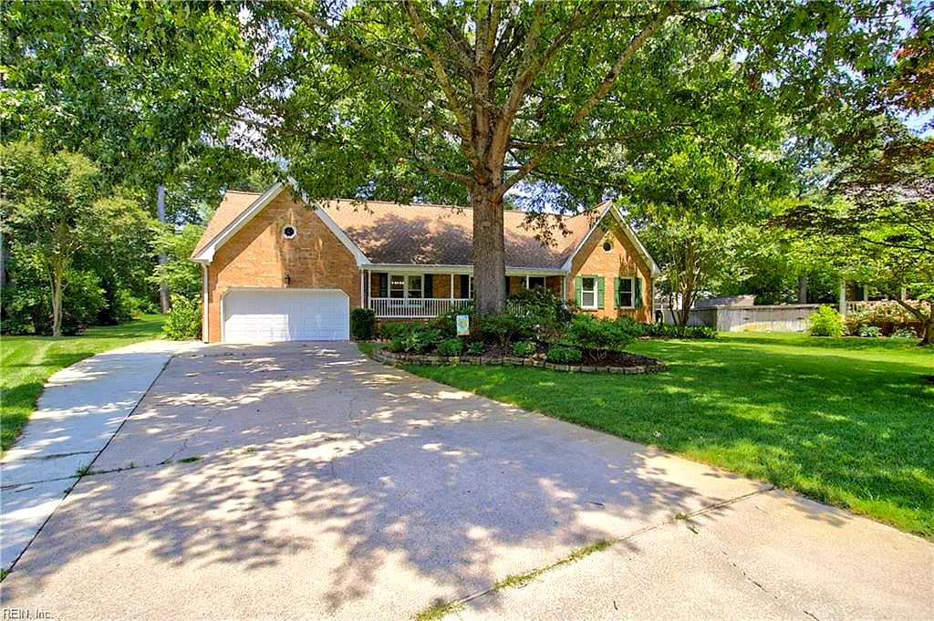 800 Birch Forest CT, Chesapeake — 4 bed Residential, 2,600 sqft