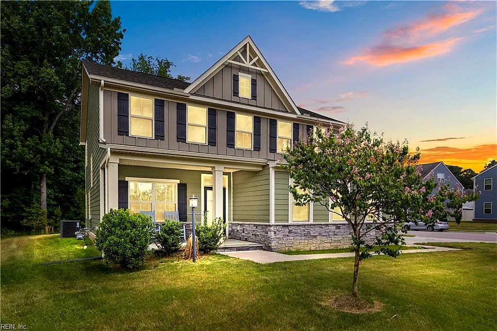 100 Civil CT, Suffolk — 3 bed Residential, 2,424 sqft