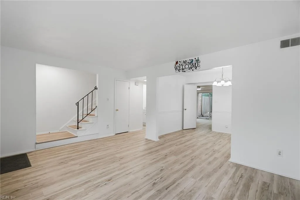 832 N Grosvenor CT, VIRGINIABEACH VA 23462 - Photo 4