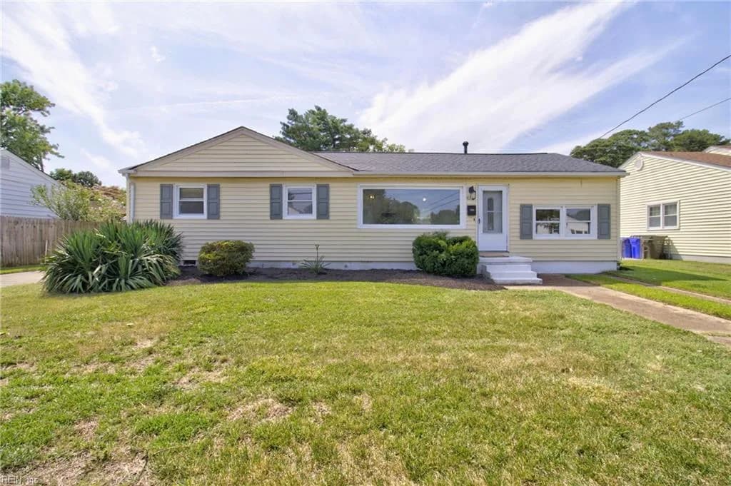 8133 Baywood DR, NORFOLK VA 23518 - Photo 2