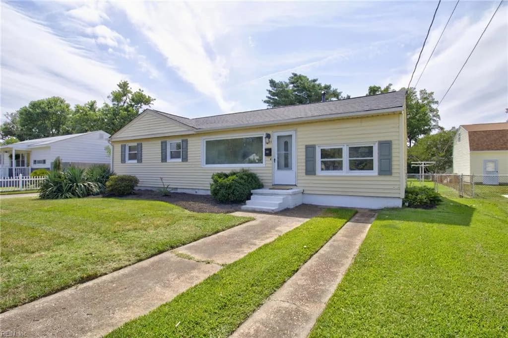 8133 Baywood DR, NORFOLK VA 23518 - Photo 3