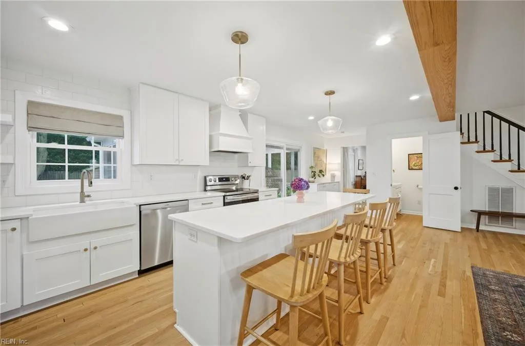 708 Kings Grant CT, VIRGINIABEACH VA 23452