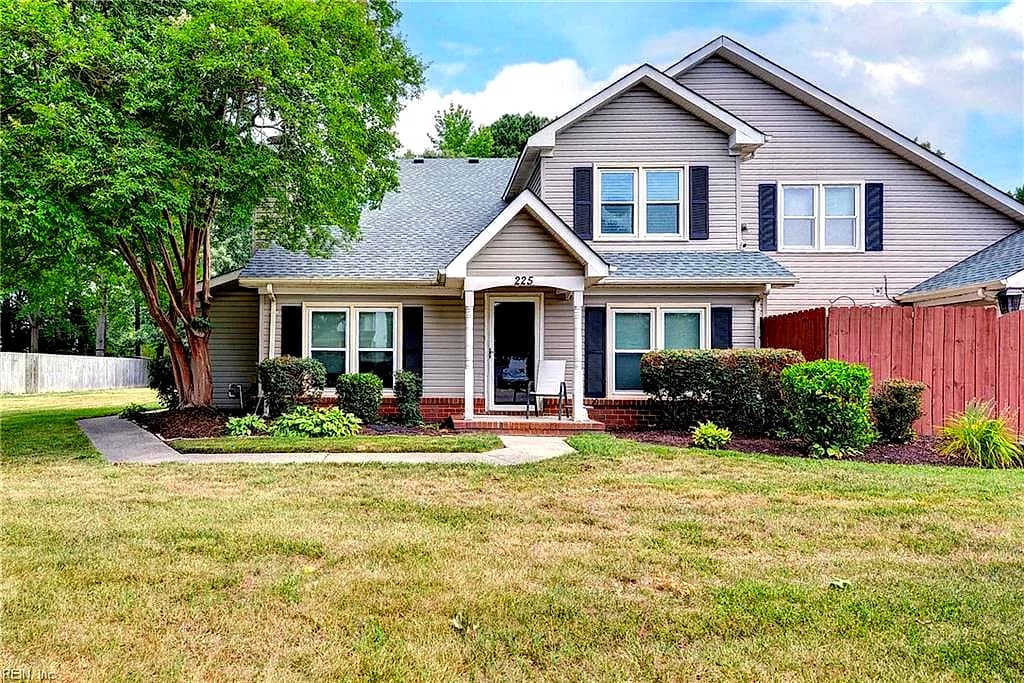 225 Ridge Wood DR, HAMPTON VA 23666 - Main photo