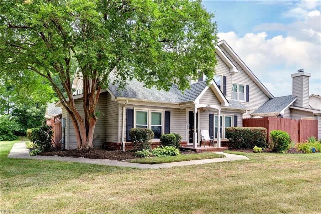 225 Ridge Wood DR, HAMPTON VA 23666 - Photo 3