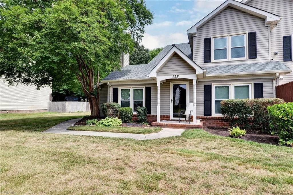 225 Ridge Wood DR, HAMPTON VA 23666 - Photo 4