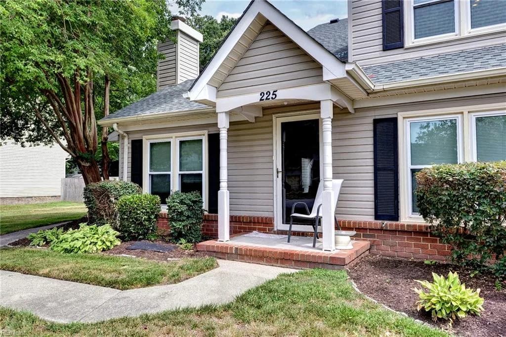 225 Ridge Wood DR, HAMPTON VA 23666 - Photo 5