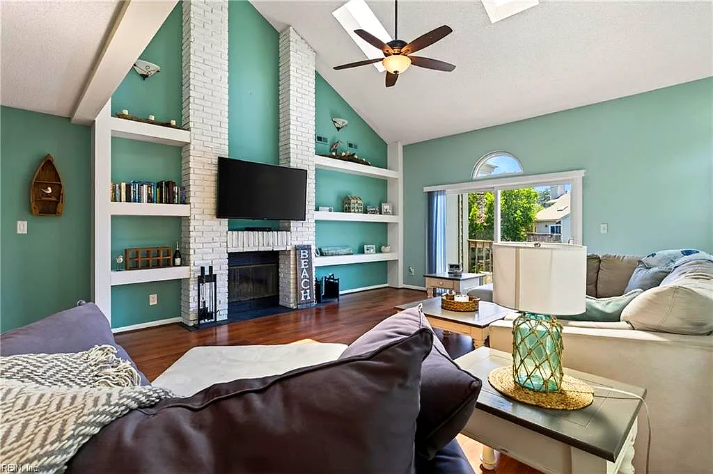 457 E Lake CIR, Chesapeake — 3 bed Residential, 1,570 sqft