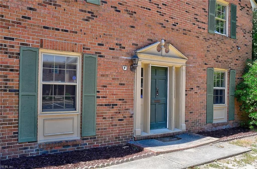 398 Deputy LN #F, NEWPORTNEWS VA 23608 - Photo 3
