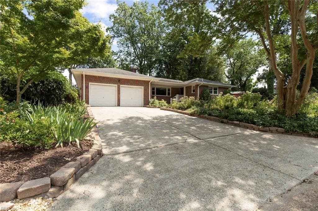 43 Patton DR, NEWPORTNEWS VA 23606 - Photo 2