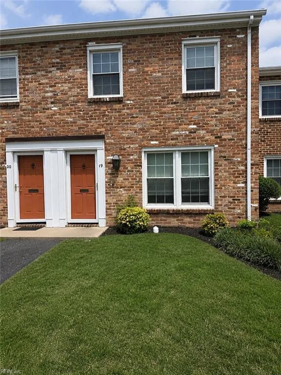 19 Towne Square DR, NEWPORTNEWS VA 23607