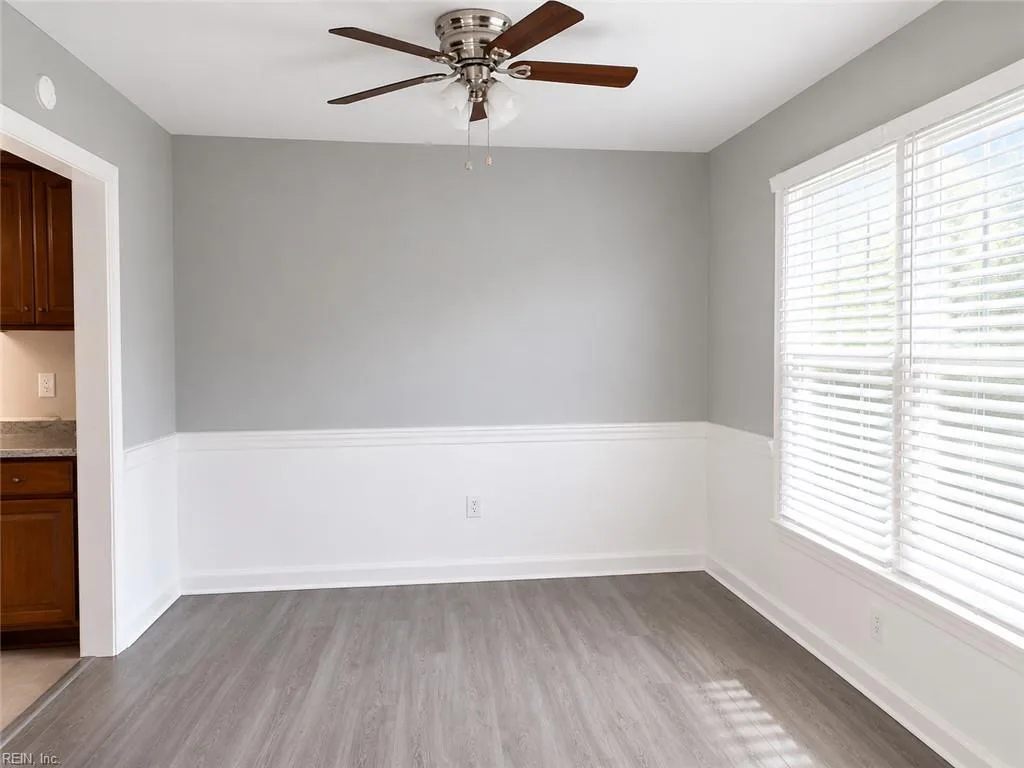 19 Towne Square DR, NEWPORTNEWS VA 23607 - Photo 4
