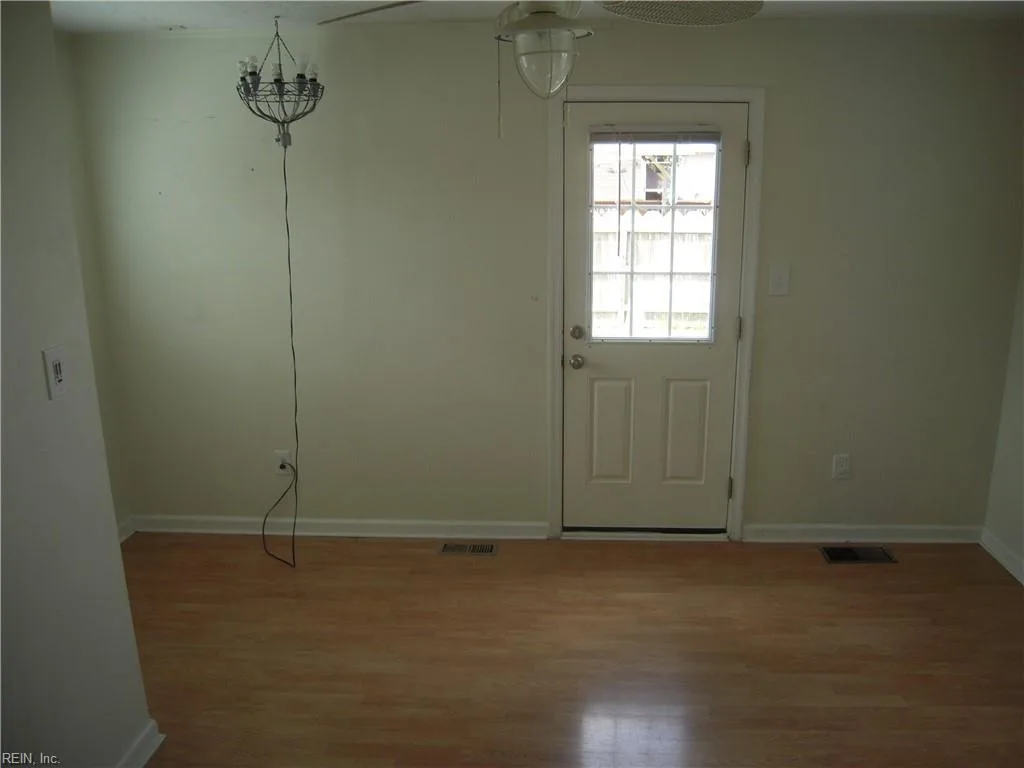 785 Meade LN, VIRGINIABEACH VA 23455 - Photo 4