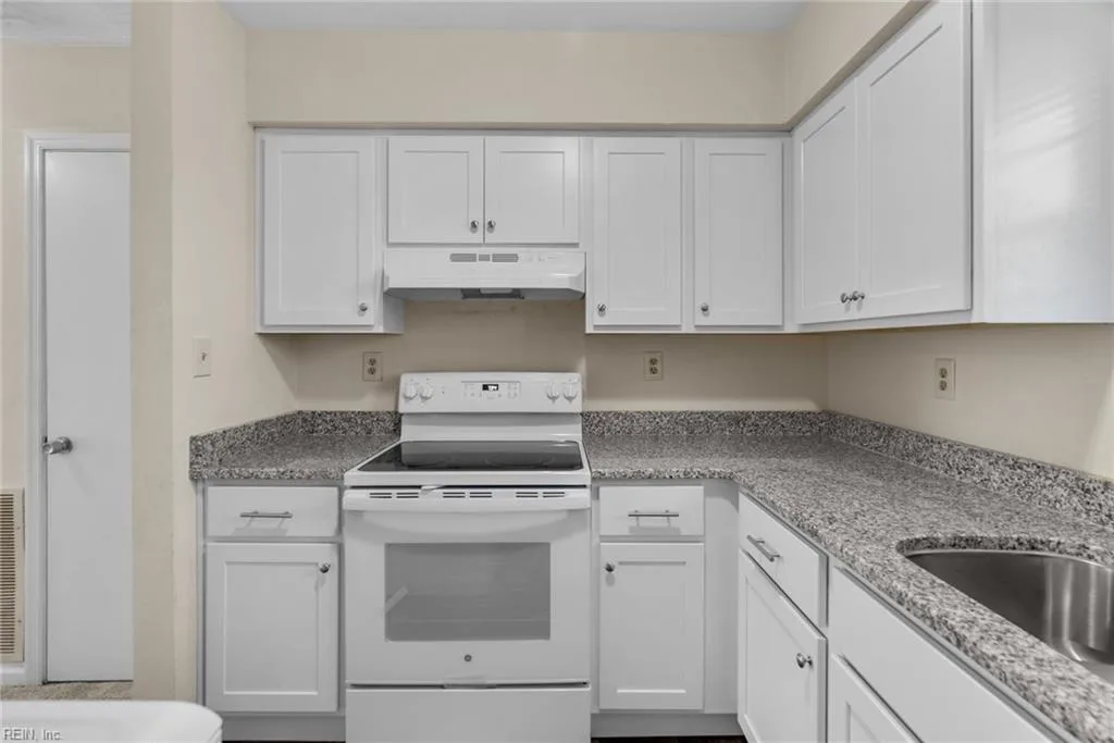 1110 Chapel ST #8, NORFOLK VA 23502 - Photo 3