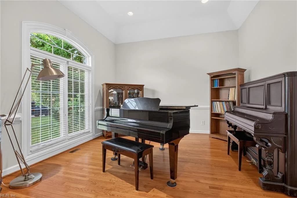 426 Richter LN, YORKTOWN VA 23693 - Photo 5