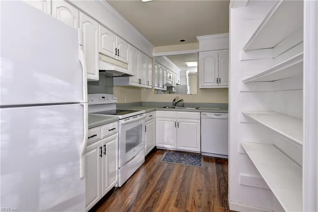 209 Woodmere DR #C, WILLIAMSBURG VA 23185 - Photo 4