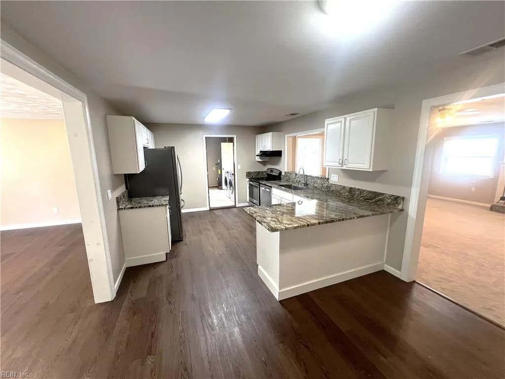421 Brian AVE, VIRGINIABEACH VA 23462 - Photo 3