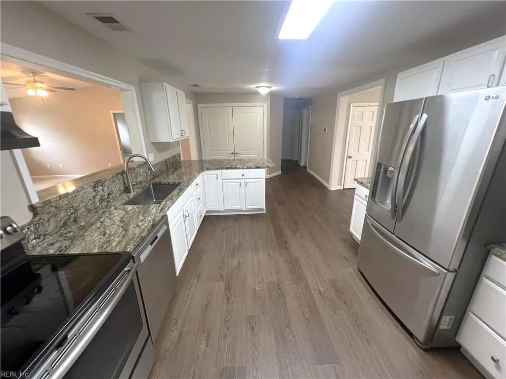 421 Brian AVE, VIRGINIABEACH VA 23462 - Photo 4