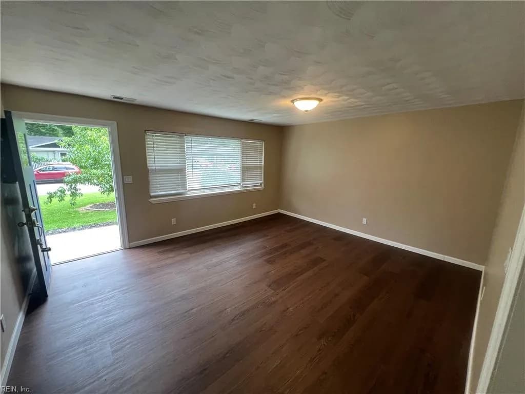 421 Brian AVE, VIRGINIABEACH VA 23462 - Photo 5