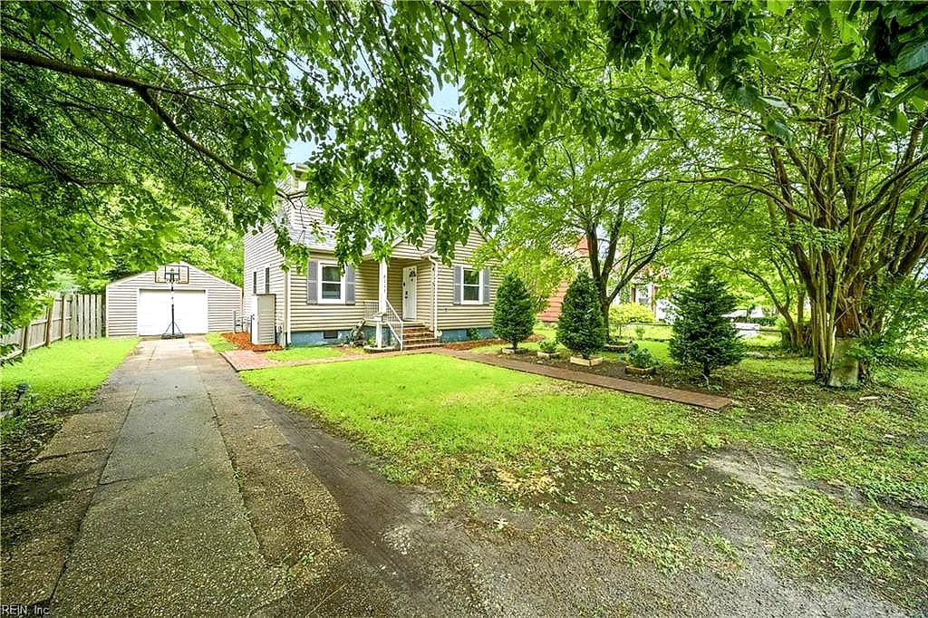 8228 Chesapeake BLVD, Norfolk — 3 bed Residential, 1,939 sqft