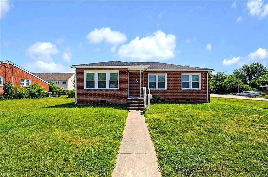 2 Reynolds DR, Hampton — 3 bed Residential, 1,100 sqft