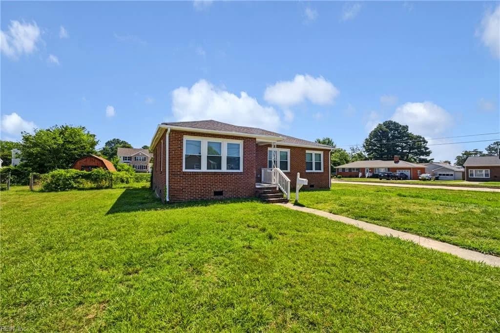 2 Reynolds DR, HAMPTON VA 23666 - Photo 3