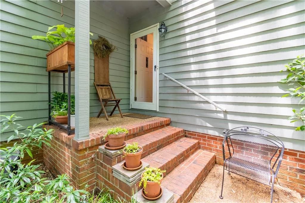 521 Spring TRCE, WILLIAMSBURG VA 23188 - Photo 3