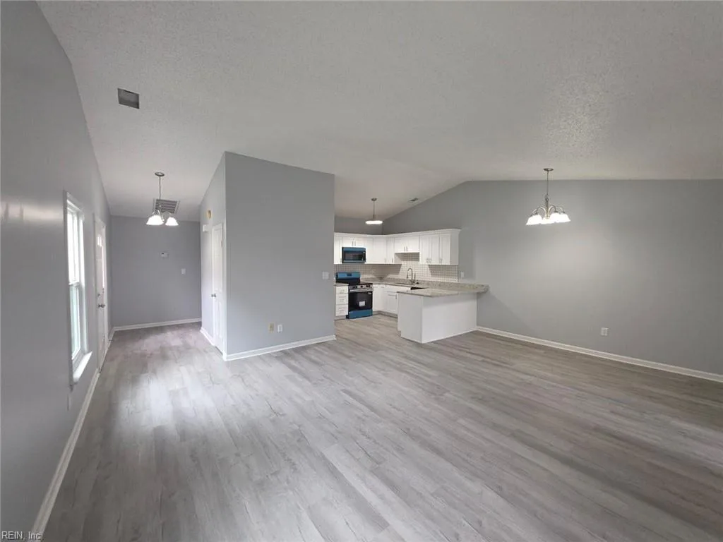 1211 Haig CIR, VIRGINIABEACH VA 23453 - Photo 5