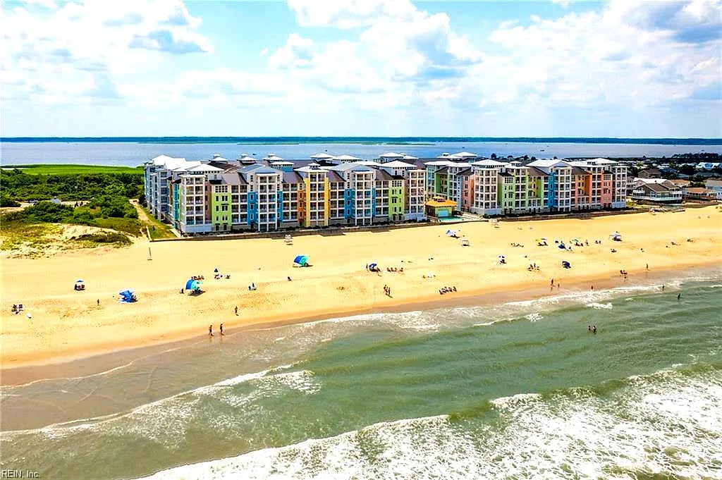 3738 Sandpiper RD #426B, VIRGINIA BEACH VA 23456