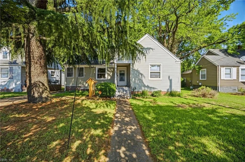 302 Plover DR, PORTSMOUTH VA 23704 - Photo 2