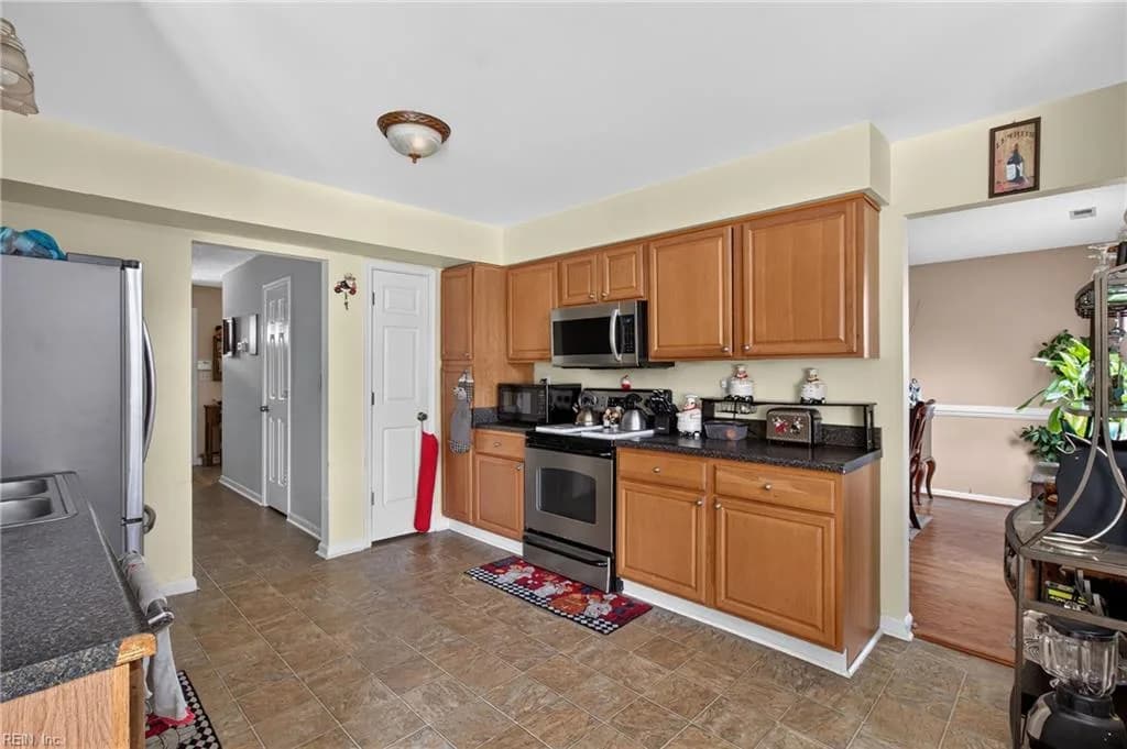 5929 Chain Bridge RD, VIRGINIABEACH VA 23464 - Photo 4