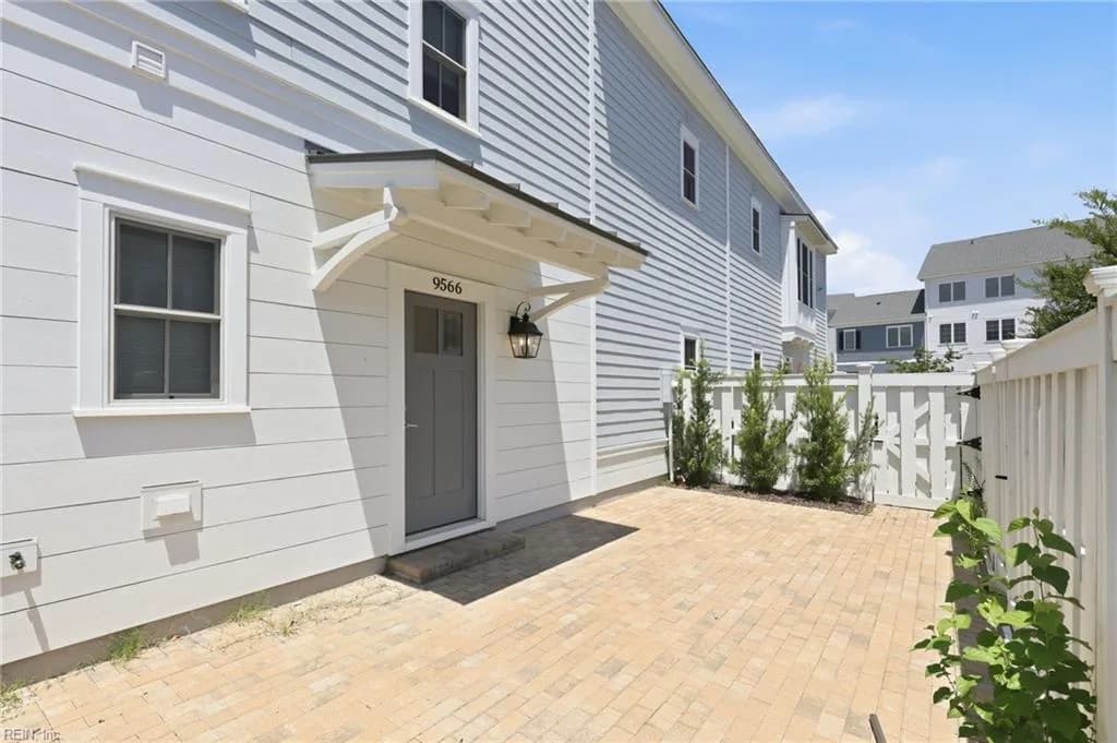9566 Shore DR, NORFOLK VA 23518 - Photo 5