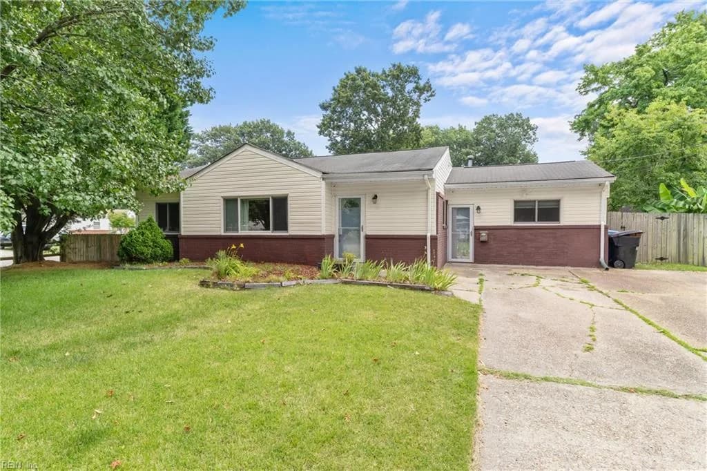 300 Garrison PL, VIRGINIABEACH VA 23452 - Photo 2