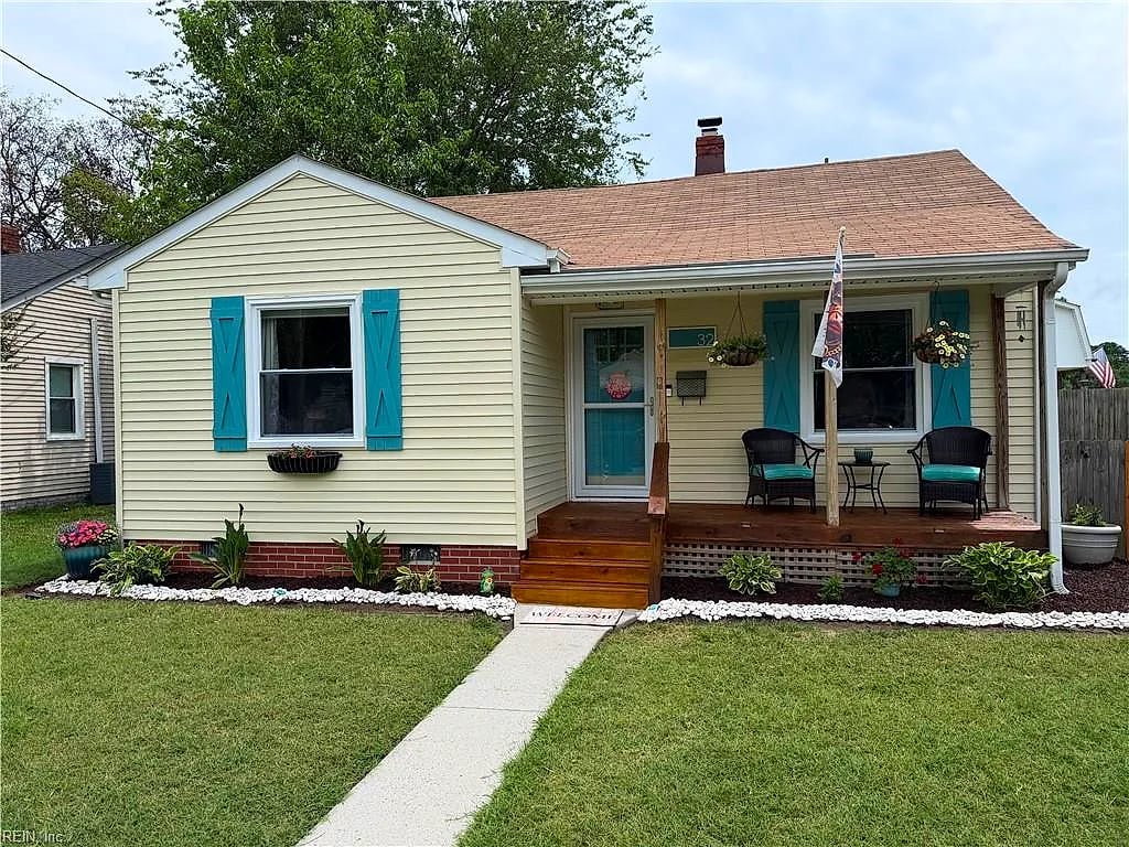 32 Foxgrape RD, Portsmouth — 2 bed Residential, 800 sqft