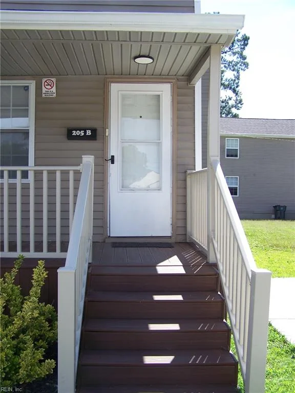 205 B Hall ST, FRANKLIN VA 23851 - Photo 4
