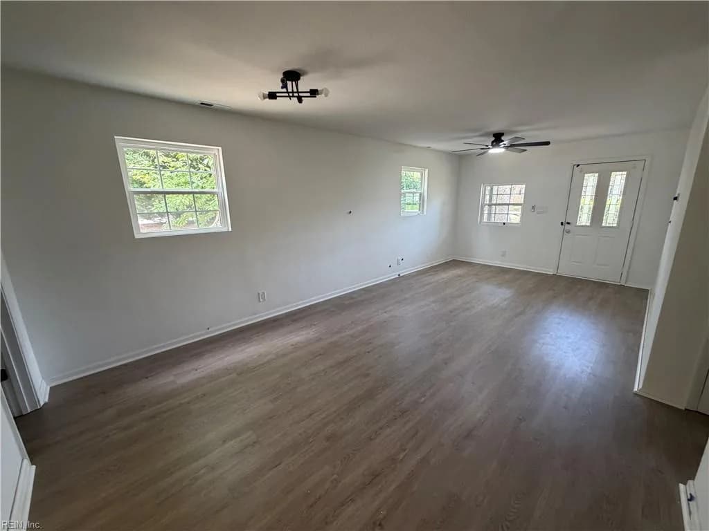 1240 Bells Mill RD, CHESAPEAKE VA 23322 - Photo 4