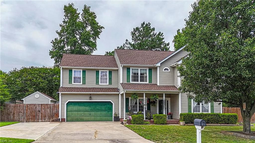 108 Chenango CT, Suffolk — 4 bed Residential, 2,250 sqft