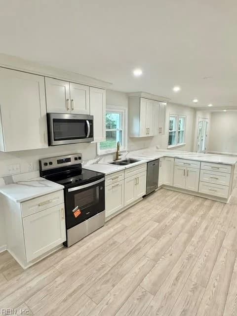 2404 Trant Lake DR, VIRGINIABEACH VA 23454 - Photo 4