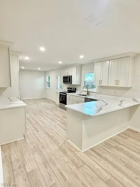 2404 Trant Lake DR, VIRGINIABEACH VA 23454 - Photo 5