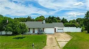 879 Maple CT, SMITHFIELD VA 23430 - Main photo