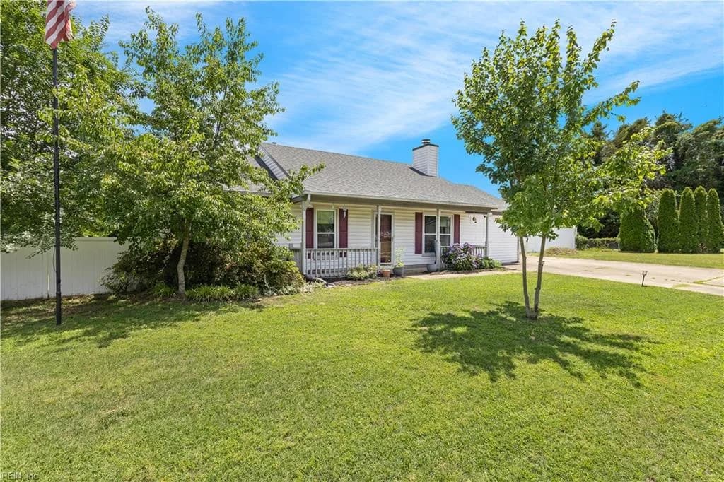879 Maple CT, SMITHFIELD VA 23430 - Photo 4
