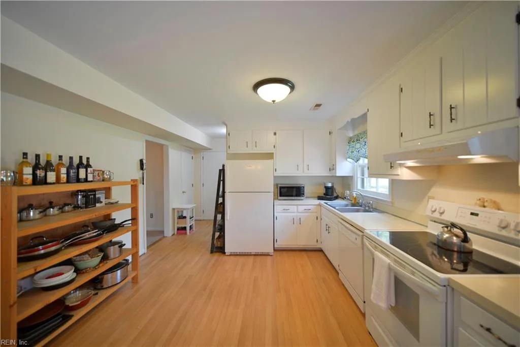 225 Little Florida RD, POQUOSON VA 23662 - Photo 5